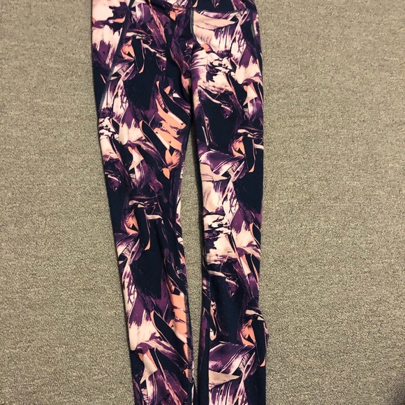 π₯π₯5 items for $25!π₯π₯ H&M sport leggings - xs - Picture 2 of 5